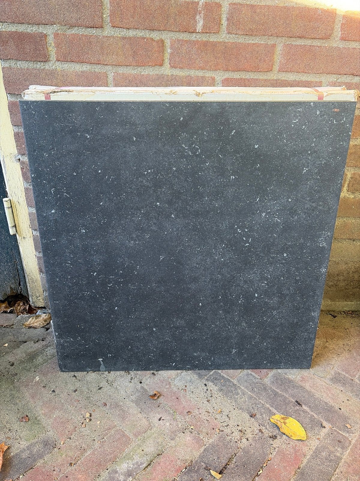 10 zwarte keramische vloertegels 60x60cm - Nieuw in doos, Ophalen, 60 cm of meer, Keramiek, Nieuw