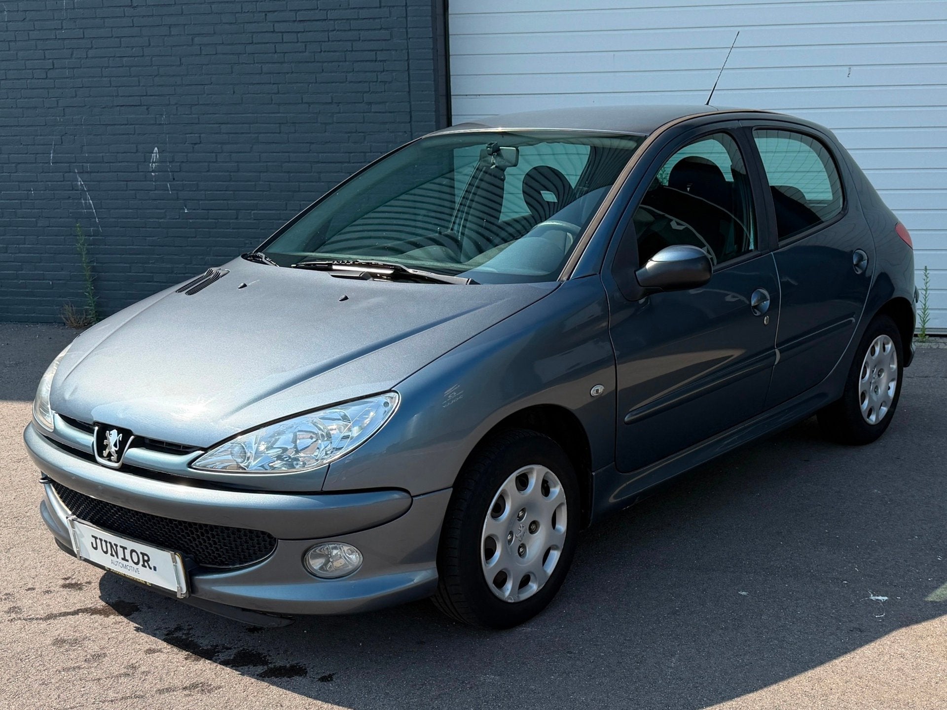 Peugeot 206 1.4 Air-line AIRCO/ELKPAKKET/5DEURS/NAP/APK, Voorwielaandrijving, Stof, 4 cilinders, Origineel Nederlands