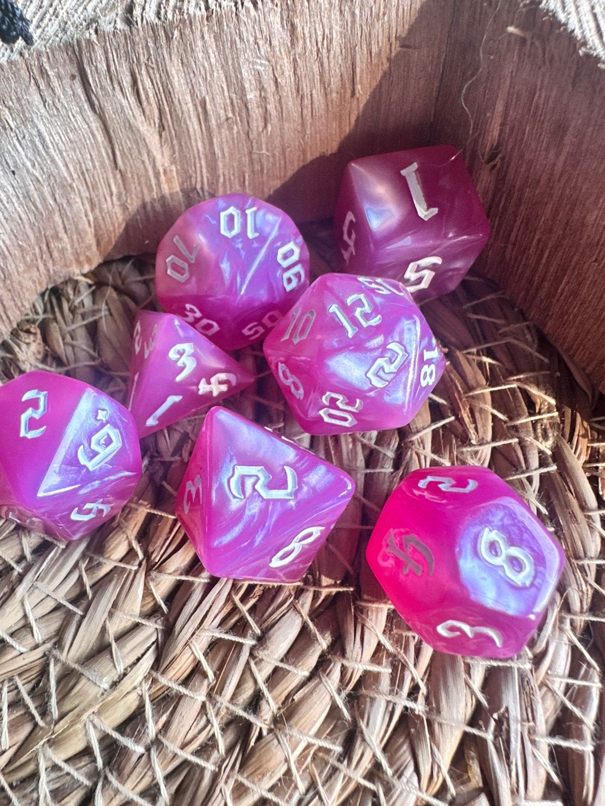 DND dice / dobbelstenen / metallic roze / Dungeon & Dragons, Ophalen of Verzenden, Nieuw