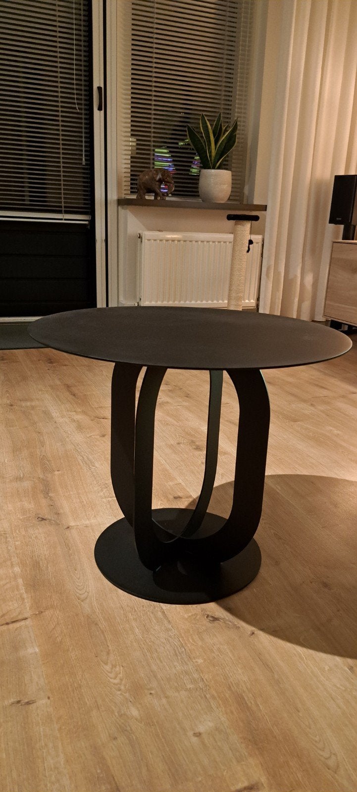 Salon/ bijzet tafel metaal zwart, Huis en Inrichting, Tafels | Salontafels, Ophalen, Minder dan 50 cm, 50 tot 100 cm, Rond