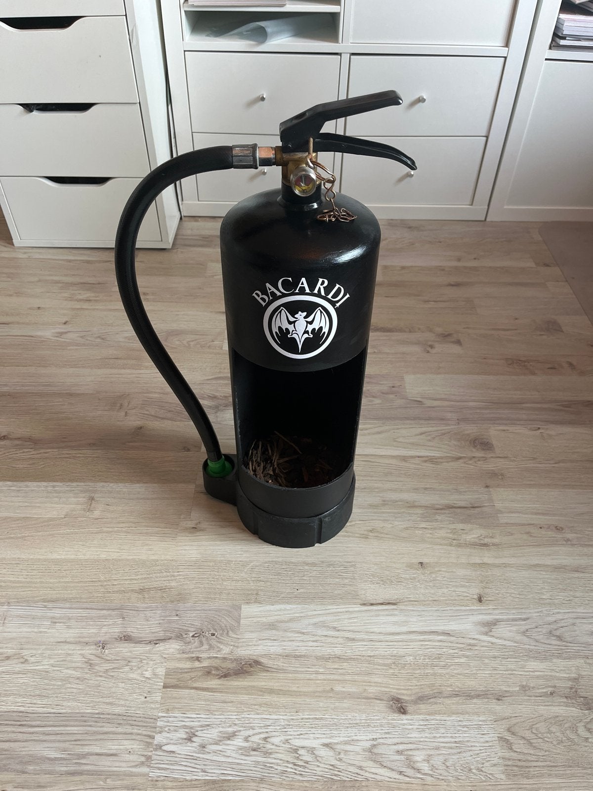 Bacardi brandblusser decoratie, Huis en Inrichting, Ophalen, Metaal, Industrieel, Gebruikt