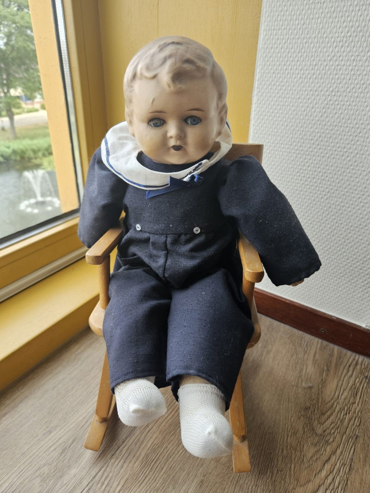 2 Antieke porseleinen poppen en kinderwagen, Verzamelen, Poppen, Ophalen of Verzenden, Gebruikt, Pop