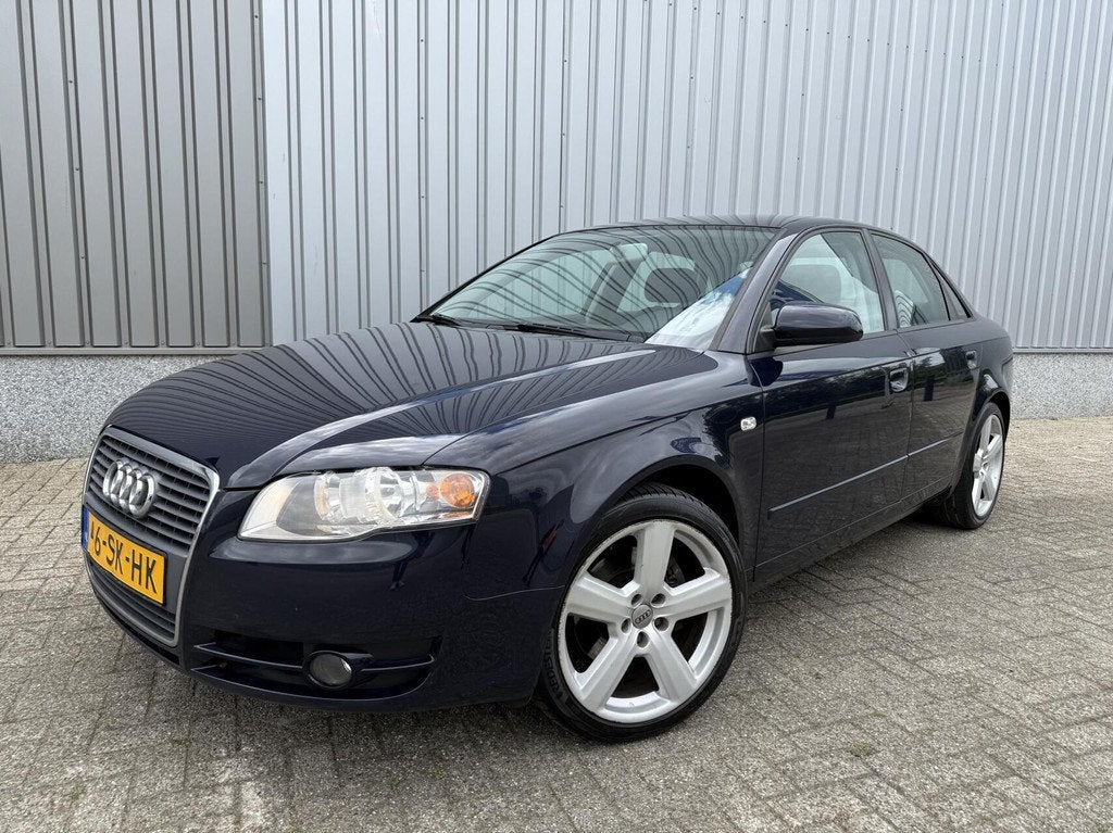 ✅ Audi A4 Limousine 1.8 Turbo, Voorwielaandrijving, 730 kg, Gebruikt, 4 cilinders