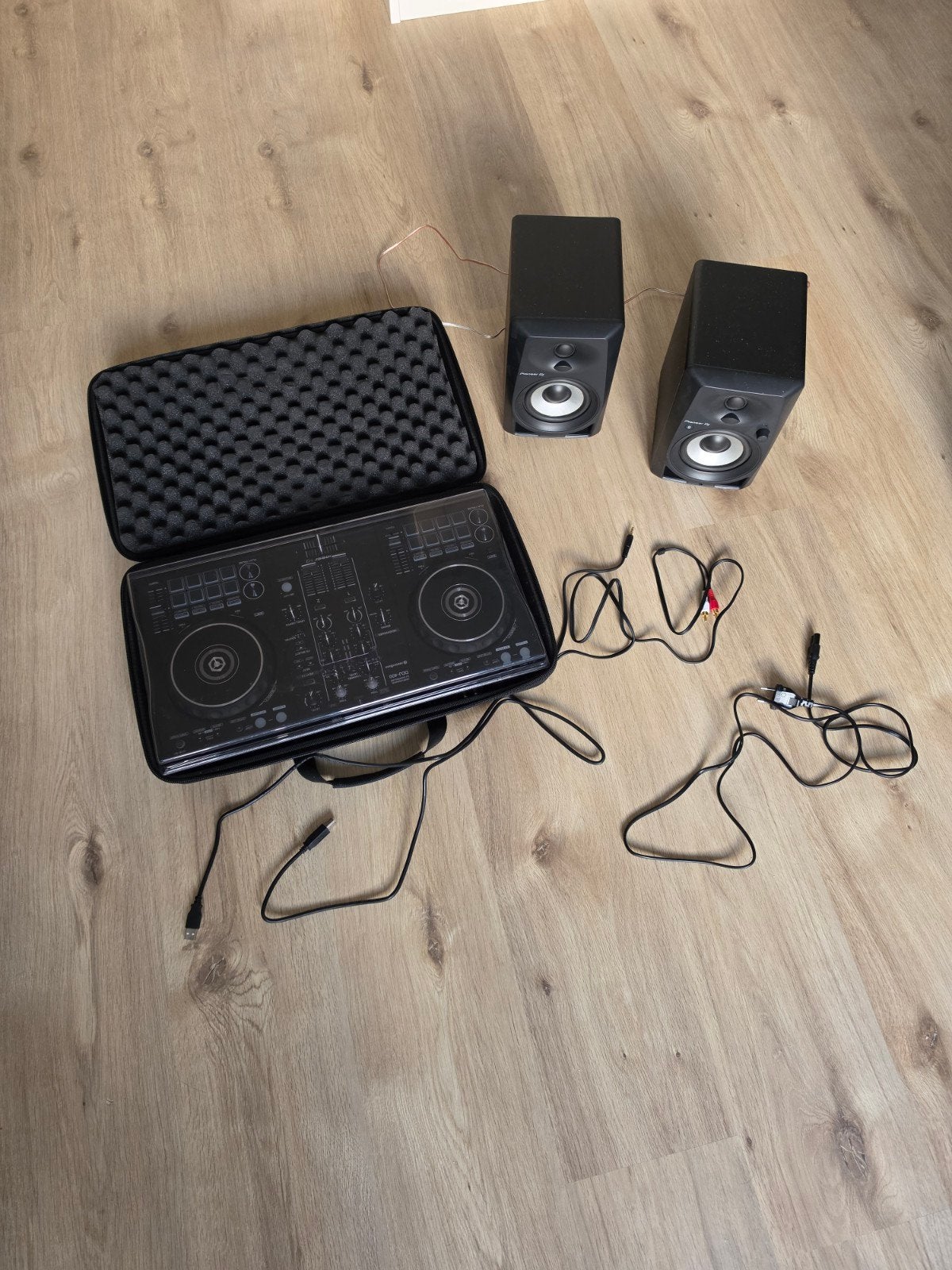 Pioneer DDJ-400 + DM-40BT + Hardcase & Decksaver (Nieuwstaat, Muziek en Instrumenten, Dj-sets en Draaitafels, Ophalen of Verzenden