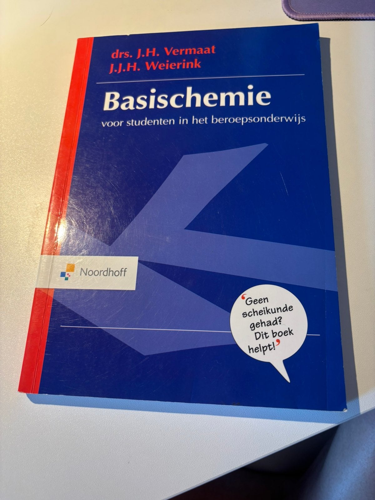 Basischemie boek, Ophalen of Verzenden, Zo goed als nieuw