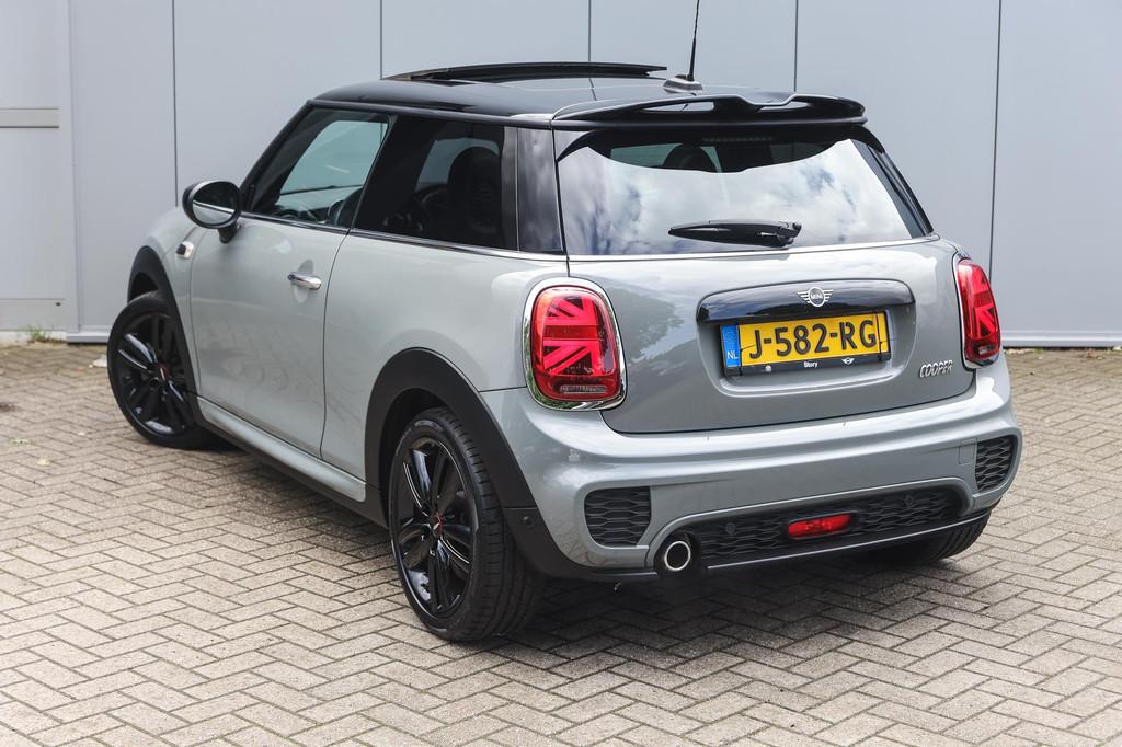 MINI Hatchback Cooper JCW Automaat / Panoramadak / JCW Sport, Auto's, Mini, Gebruikt, Parkeersensor, Met garantie (alle), 4 stoelen