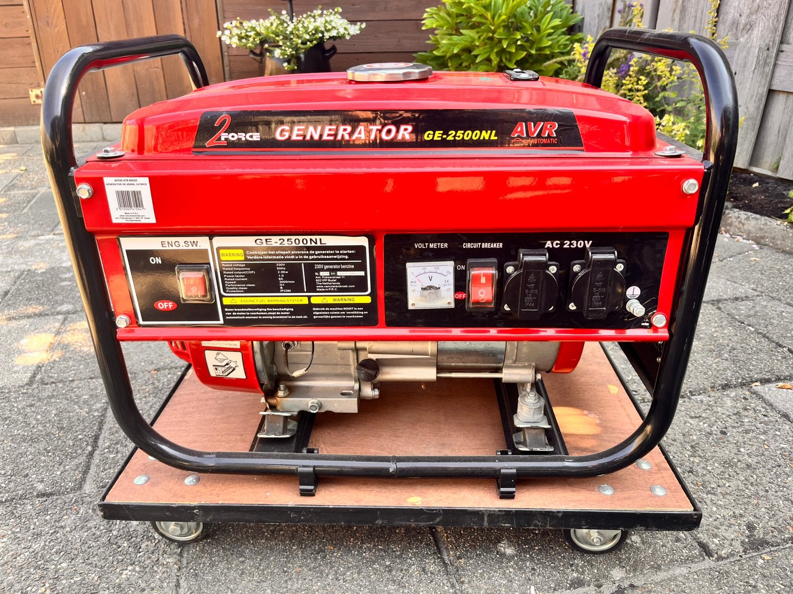 2force generator ge-2500NL AVR, Ophalen, Zo goed als nieuw, Minder dan 5 kVA, Benzine