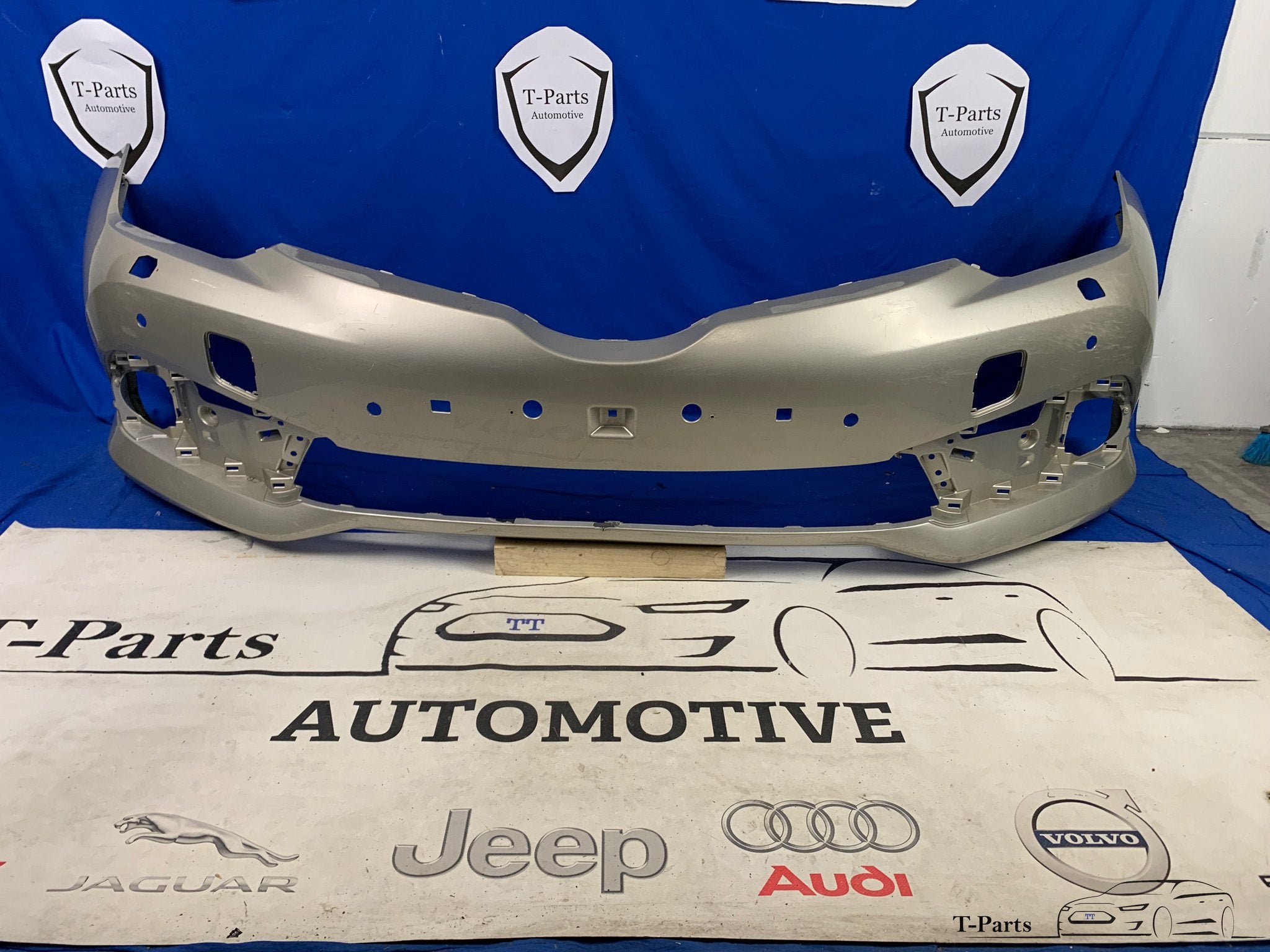Toyota auris voorbumper sproeiers bumper 4x pdc, Info@fabrikant.eu, Ophalen of Verzenden, Toyota, Bumper