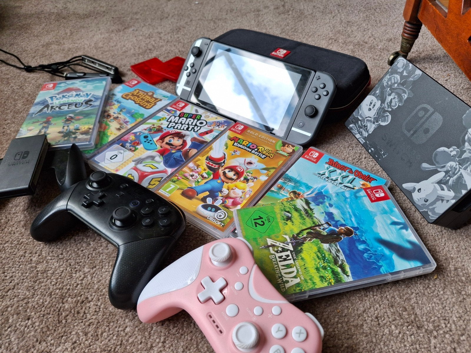 Nintendo Switch met 3 controllers en 6 disc games, Met games, Ophalen of Verzenden, Zo goed als nieuw, Switch Original