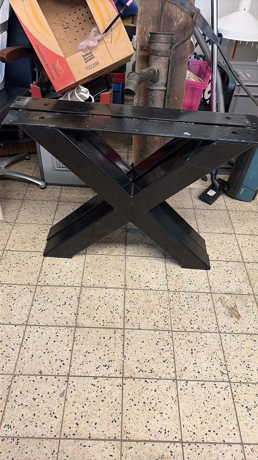 Stalen kruispoten tafel, Huis en Inrichting, Ophalen, Zo goed als nieuw, Rechthoekig, 50 tot 100 cm