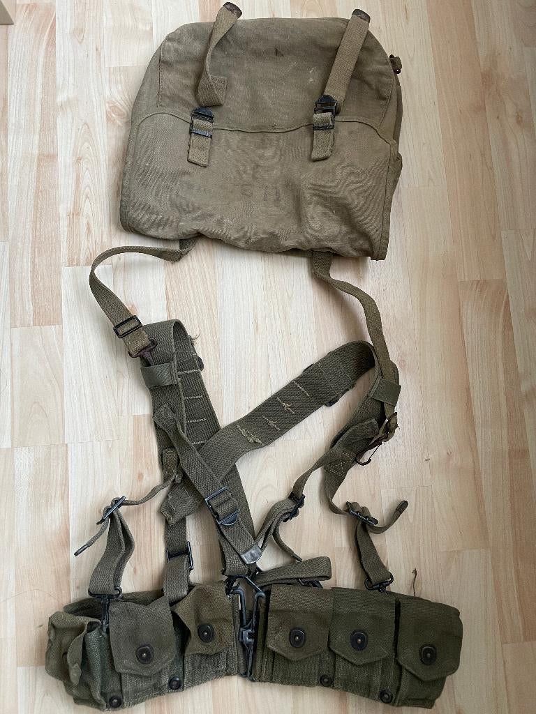 WW2 US, webbing, musettebag '42, suspenders en belt, Ophalen of Verzenden, Landmacht, Amerika, Overige typen