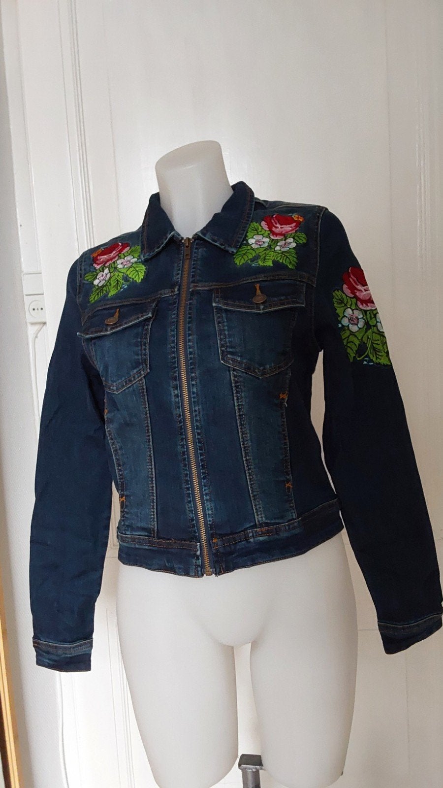 Leuke Tante Betsy spijkerjasje met borduursels, maat S, Kleding | Dames, Tante Betsy, Blauw, Ophalen of Verzenden, Zo goed als nieuw