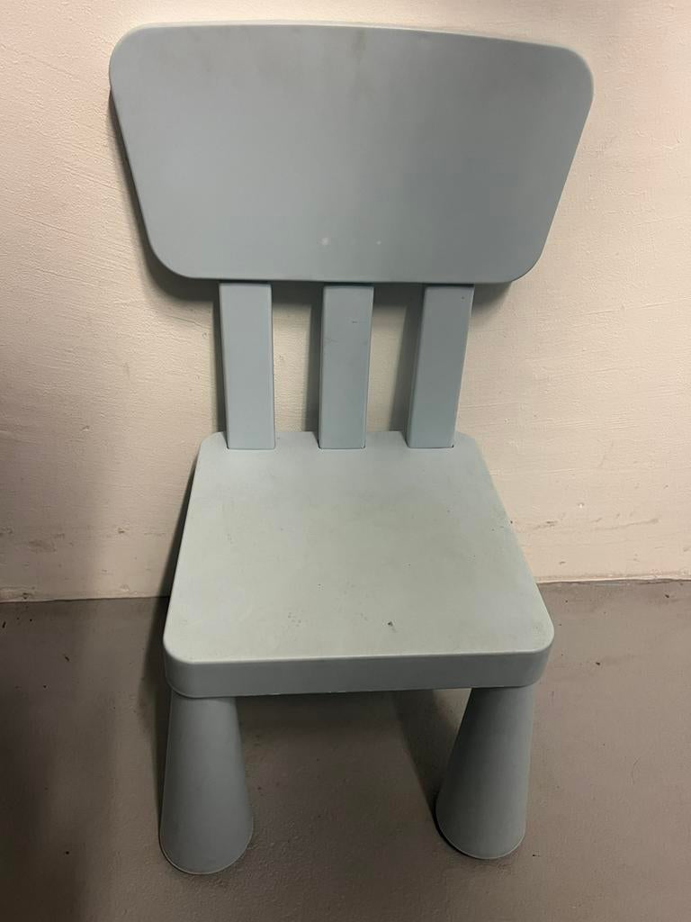 Kinderstoeltjes. 3 stuks: 2 licht blauw en 1 roze van kleur., Ophalen, Gebruikt, Stoel(en)