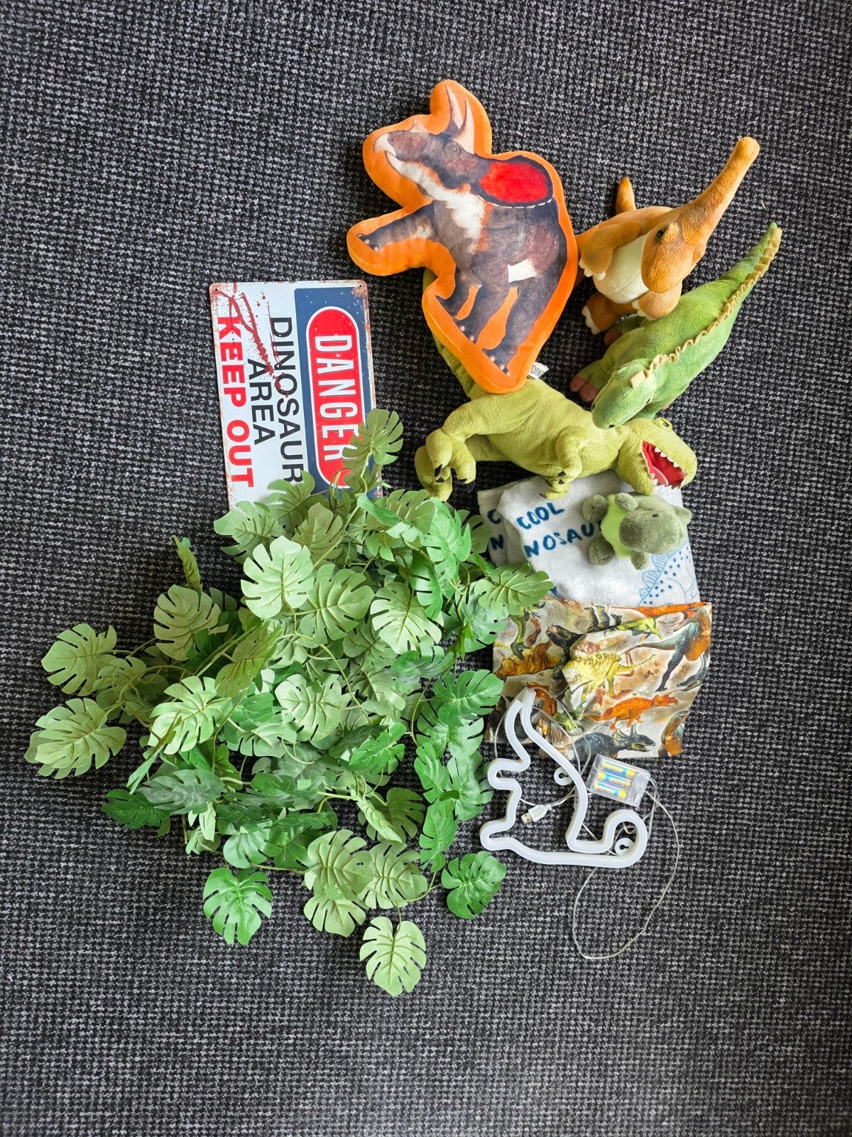 Dinosaurus speelgoed en decoratie set, Ophalen of Verzenden, Gebruikt, Jongen of Meisje