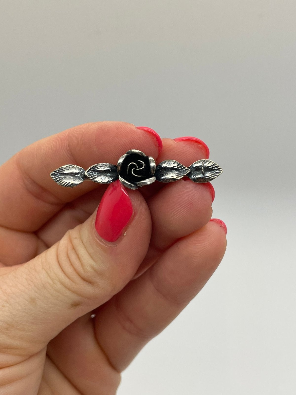 E732 Prachtige zilveren TEKA broche roosjes, Sieraden, Tassen en Uiterlijk, Ophalen of Verzenden, Zilver, Broche
