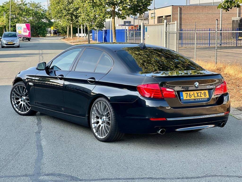 BMW 5-Serie 3.0 535I AUT 2010 Zwart, Auto's, BMW, Automaat, Achterwielaandrijving, Beige, 1675 kg