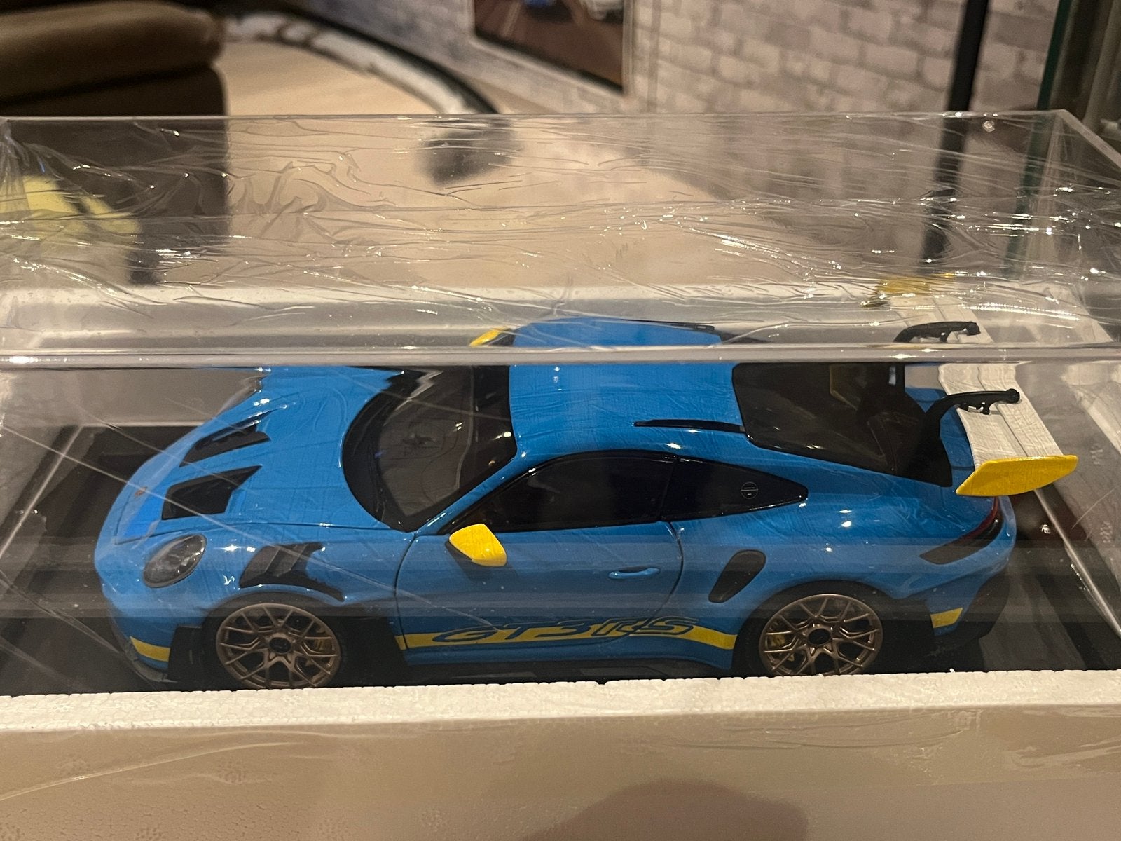 Porsche 911 GT3 RS dealer model, Hobby en Vrije tijd, Modelauto's | 1:18, Ophalen of Verzenden, Zo goed als nieuw, Overige merken