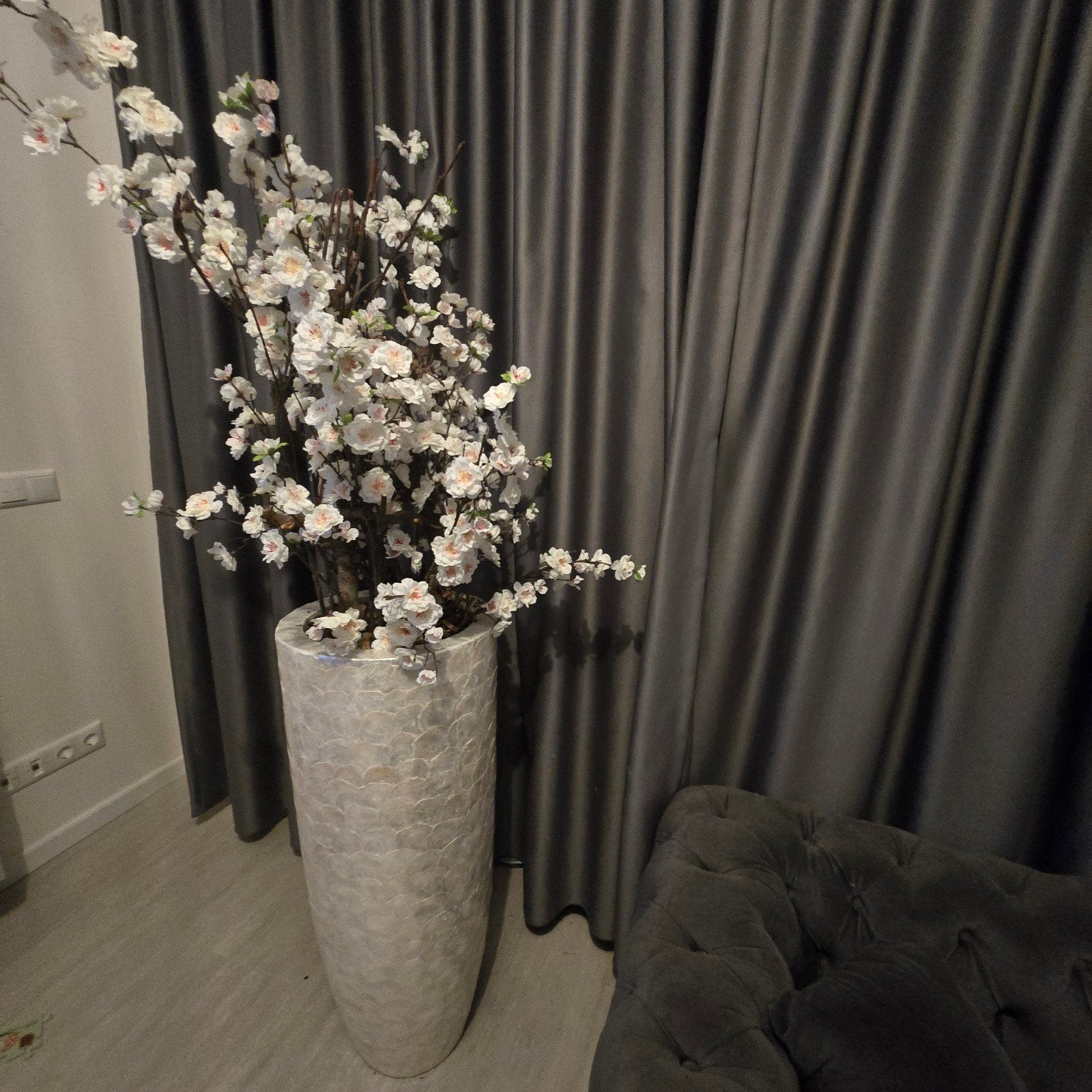 Schelpenvaas (parelmoer) 90 cm  met witte kunstbloesem, Ophalen, Overige materialen, Wit, Inclusief decoratie