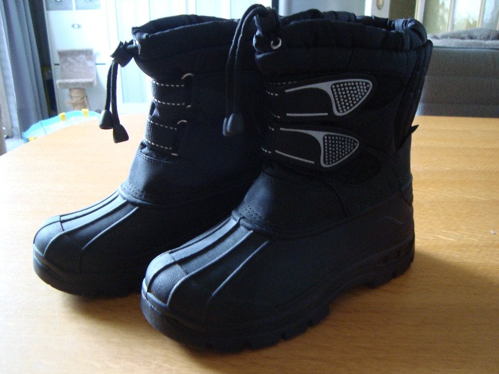 Nieuwe snowboots maat 35, Kinderen en Baby's, Kinderkleding | Schoenen en Sokken, Jongen of Meisje, Nieuw, Ophalen of Verzenden