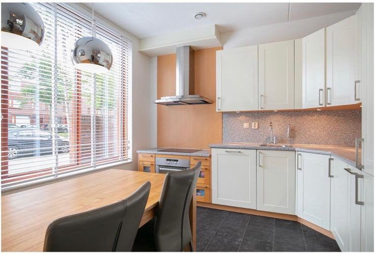 Hoekkeuken met inbouwapparatuur, Huis en Inrichting, Keuken | Complete keukens, Ophalen, Gebruikt, Wit, Hoekkeuken