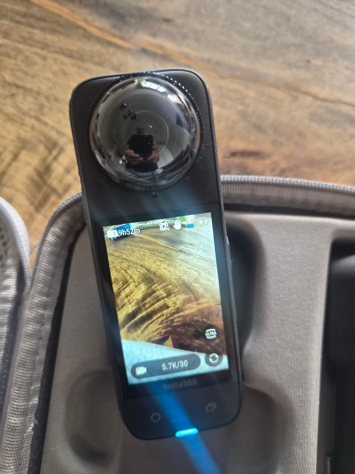 Foto 6 van Insta360 X4 BMW Motorrad Edition - Complete Set