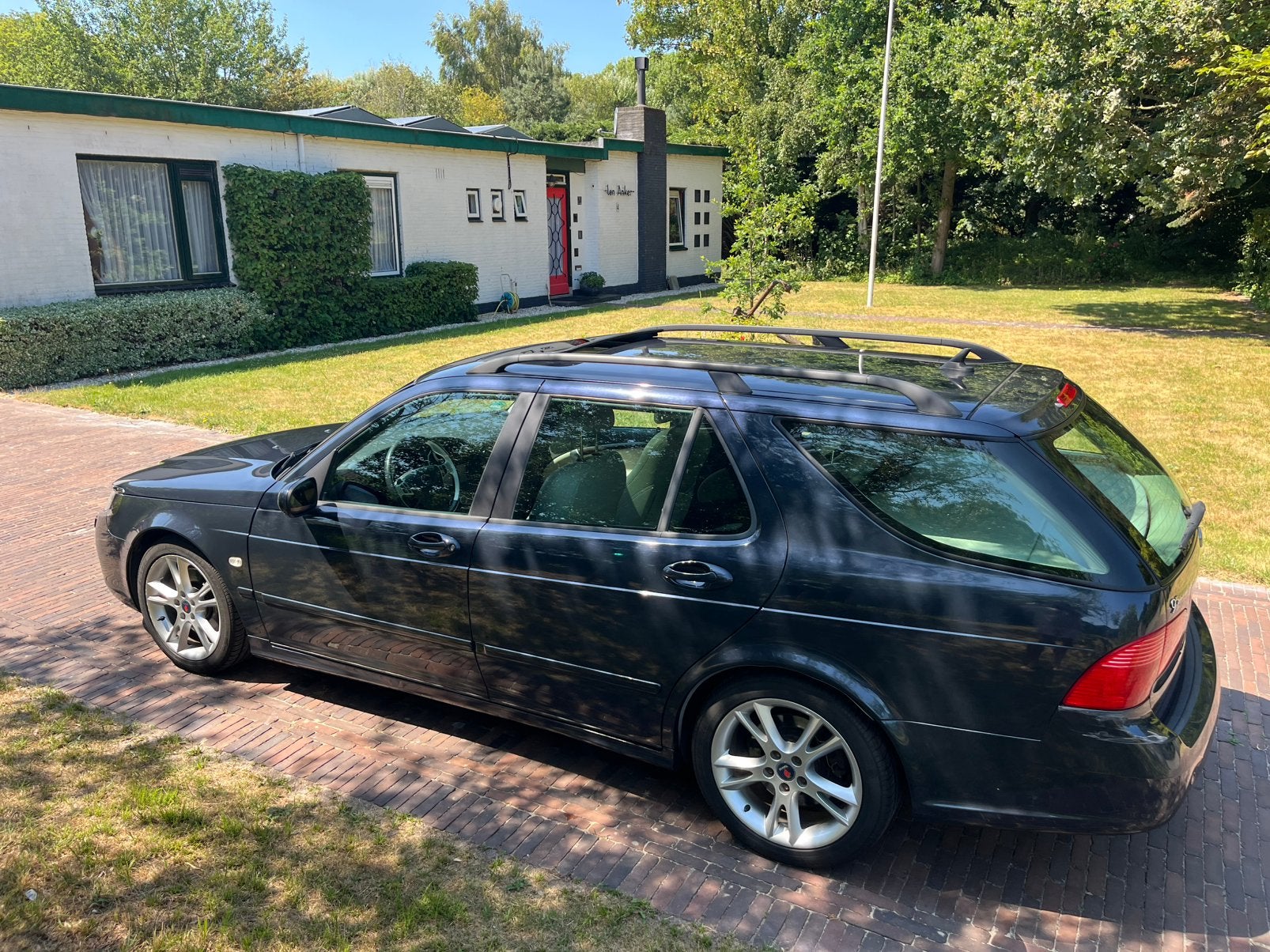 Saab 9-5 2.3 Turbo Aero Sport Estate Nocturne Blauw Opendak!, Auto's, Dealer onderhouden, 1800 kg, Beige, 4 cilinders