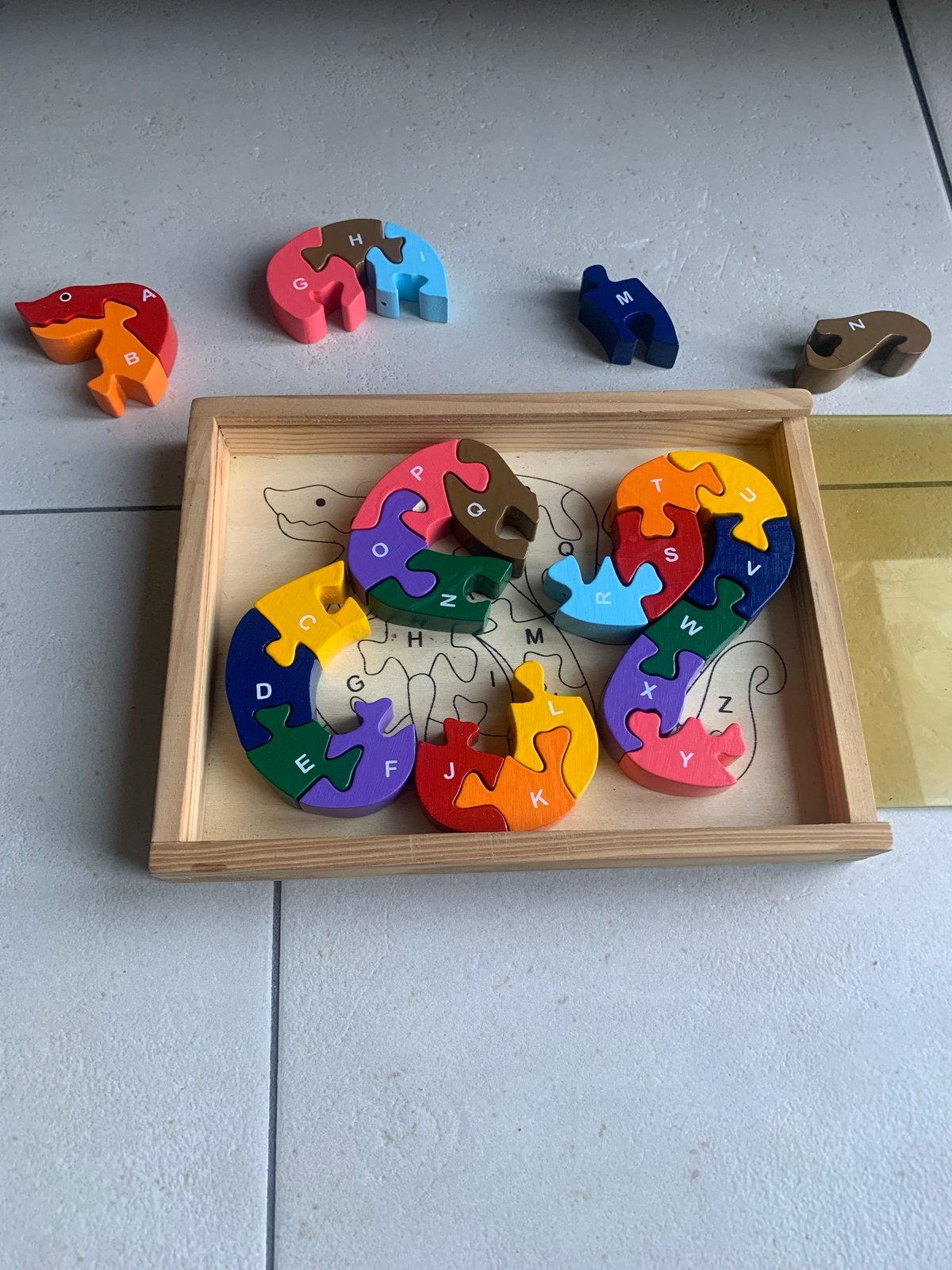 Houten alfabet puzzel in de vorm van een slang, Ophalen, 2 tot 4 jaar, Gebruikt, Meer dan 50 stukjes