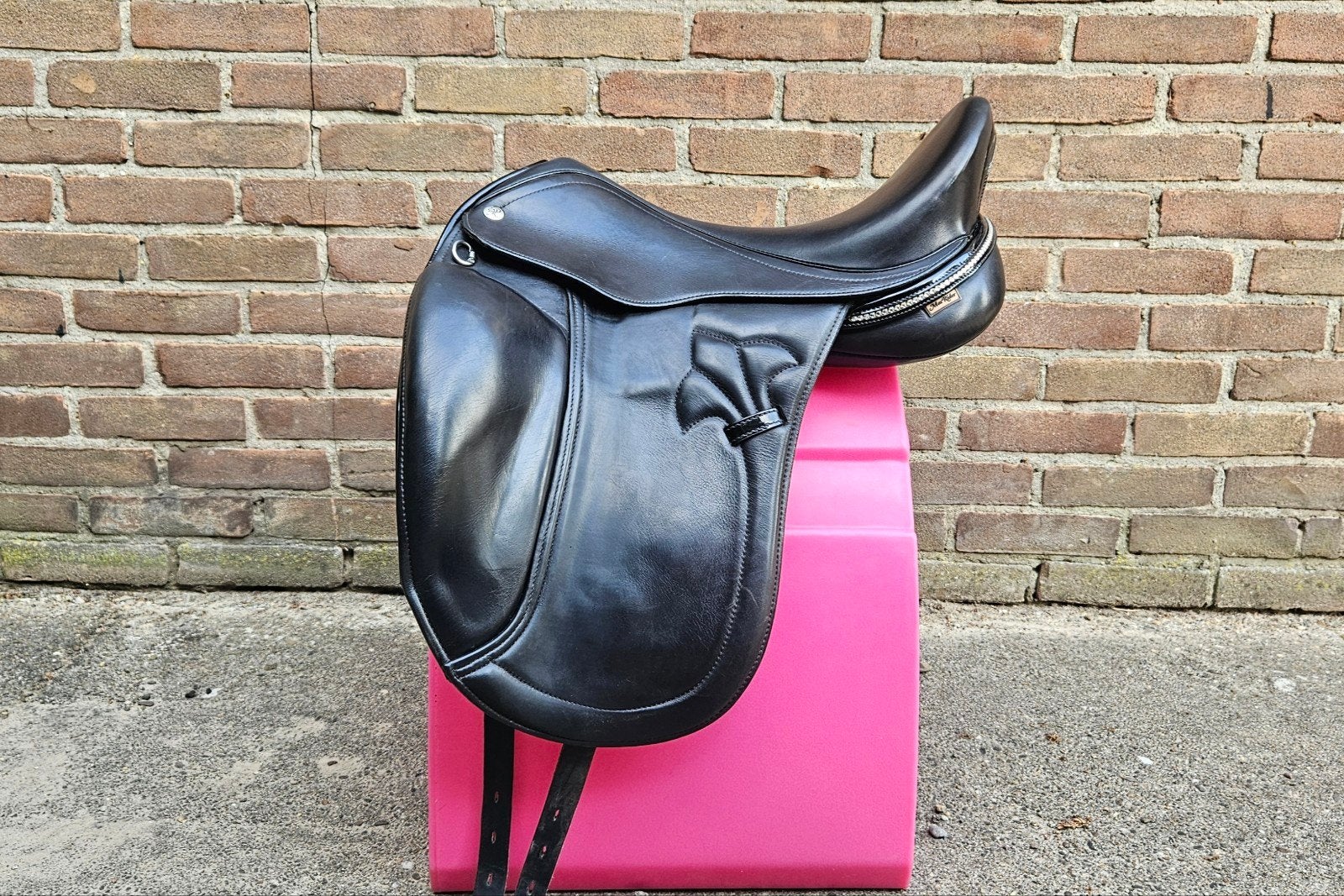 Macrider monoblad dressuurzadel 17,5 inch., Dieren en Toebehoren, Ophalen, Dressuur