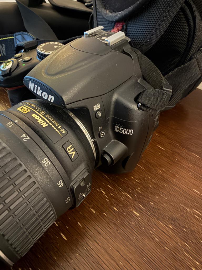 Nikon D5000 & Nikon Speedlight SB-800 flitser, Ophalen of Verzenden, Zo goed als nieuw, Nikon