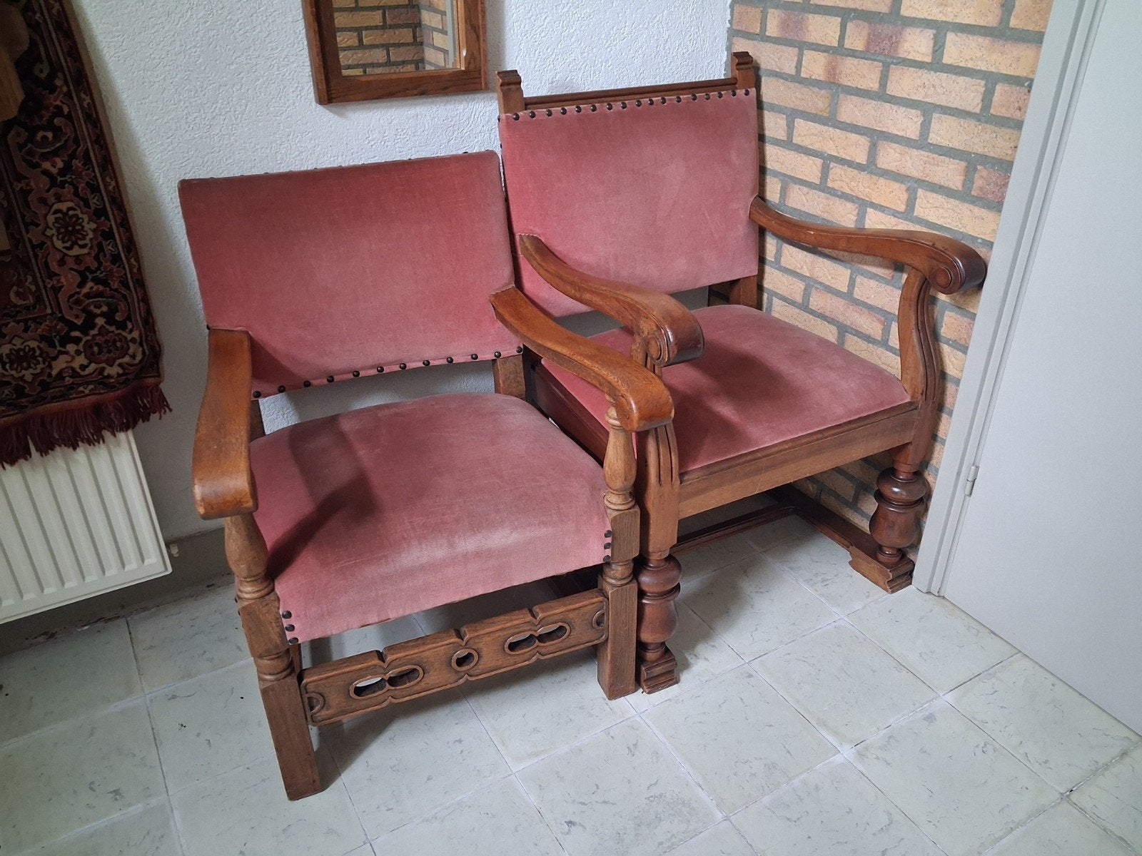 oma's nostalgische. / brocante oude leuningstoelen / 2 stuks, Huis en Inrichting, Stoelen, Ophalen, Gebruikt, Twee, Stof