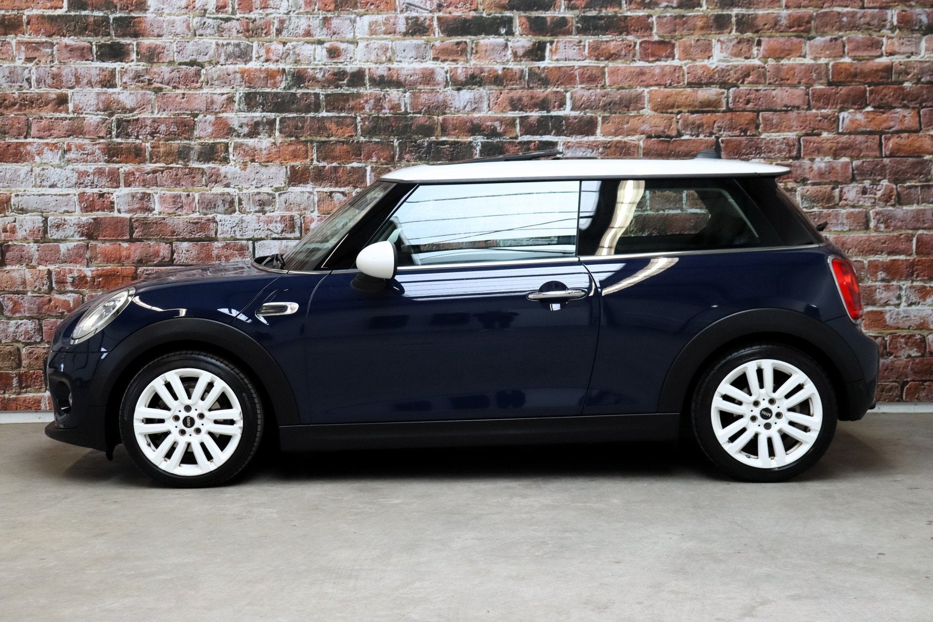 MINI Hatchback Cooper Serious Business 3 deurs / Airconditio, Voorwielaandrijving, 136 pk, Gebruikt, Leder en Stof