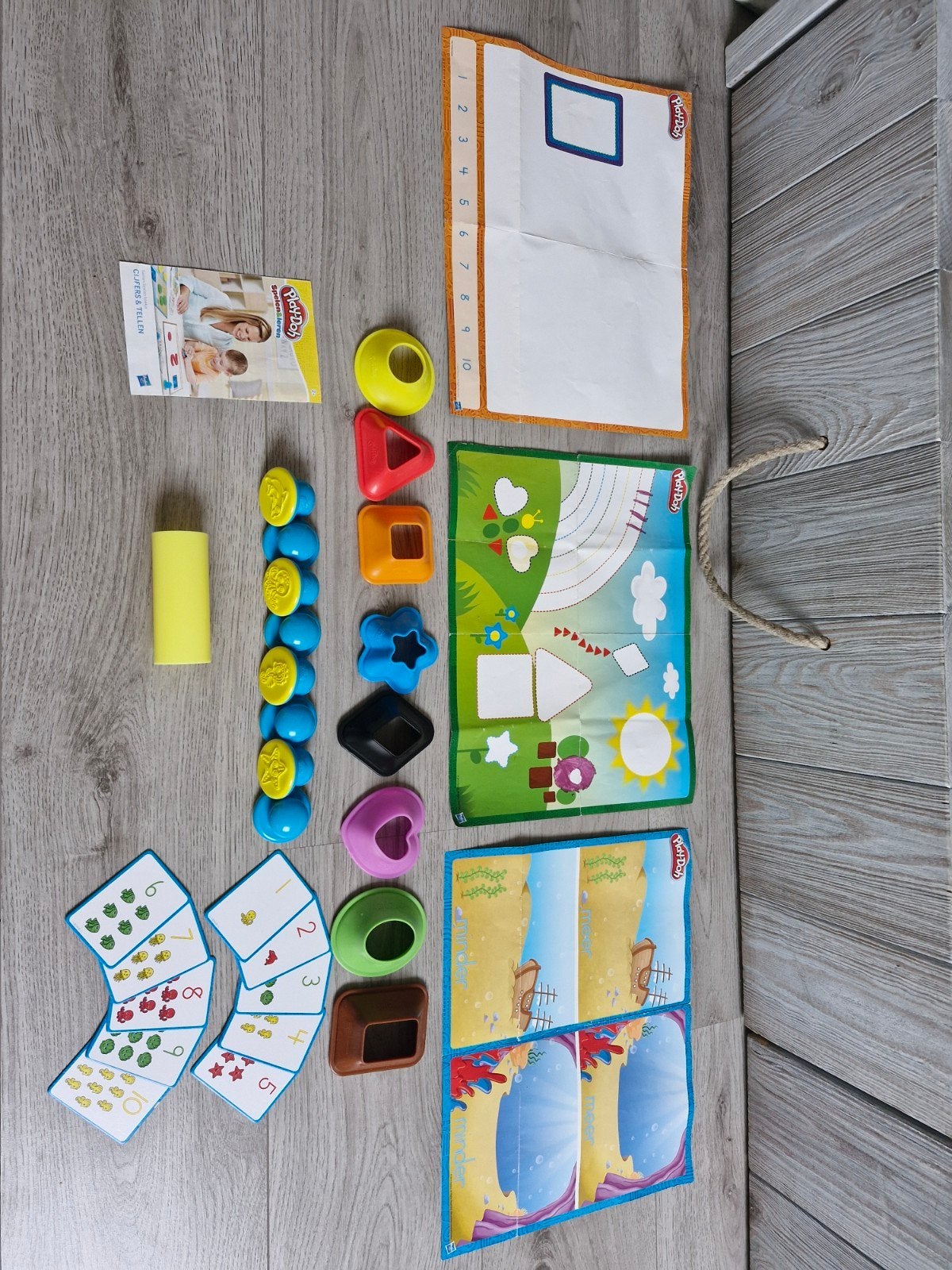 Play-Doh spelen en leren met vormpjes en telkaarten, Ophalen of Verzenden, Gebruikt, Knutselen