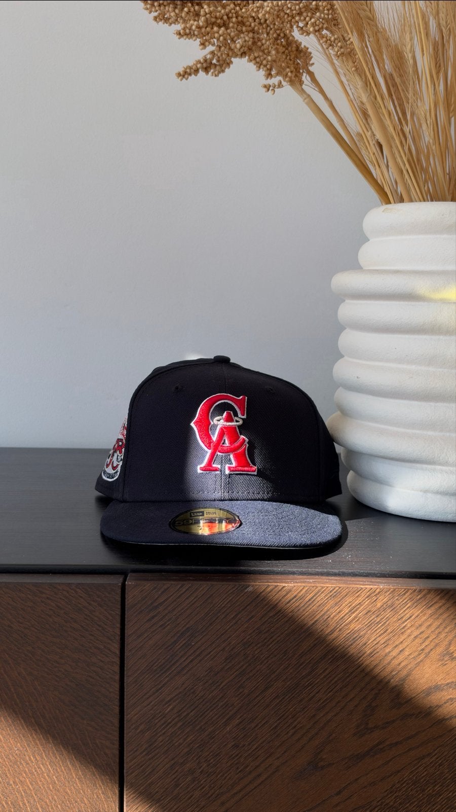 New Era Fitted Cap - Zwart met Rood Logo, Ophalen of Verzenden, Nieuw, 60 cm (XL, 7½ inch) of meer, Pet