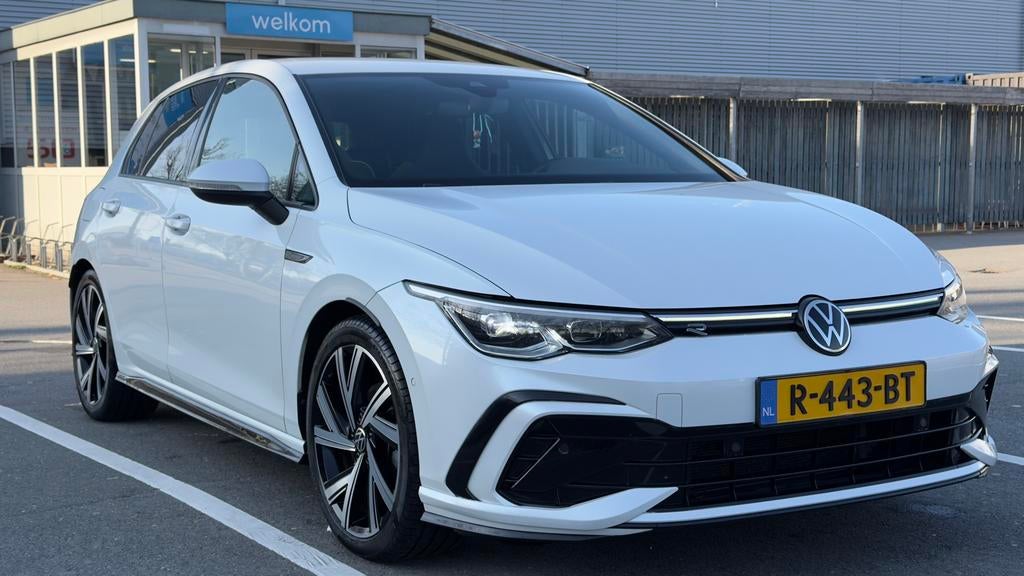 Volkswagen Golf 8 R-Line 1.5 Etsi 150pk 7-DSG 2021 Wit, Auto's, Volkswagen, 1498 cc, 680 kg, 4 cilinders, Wit