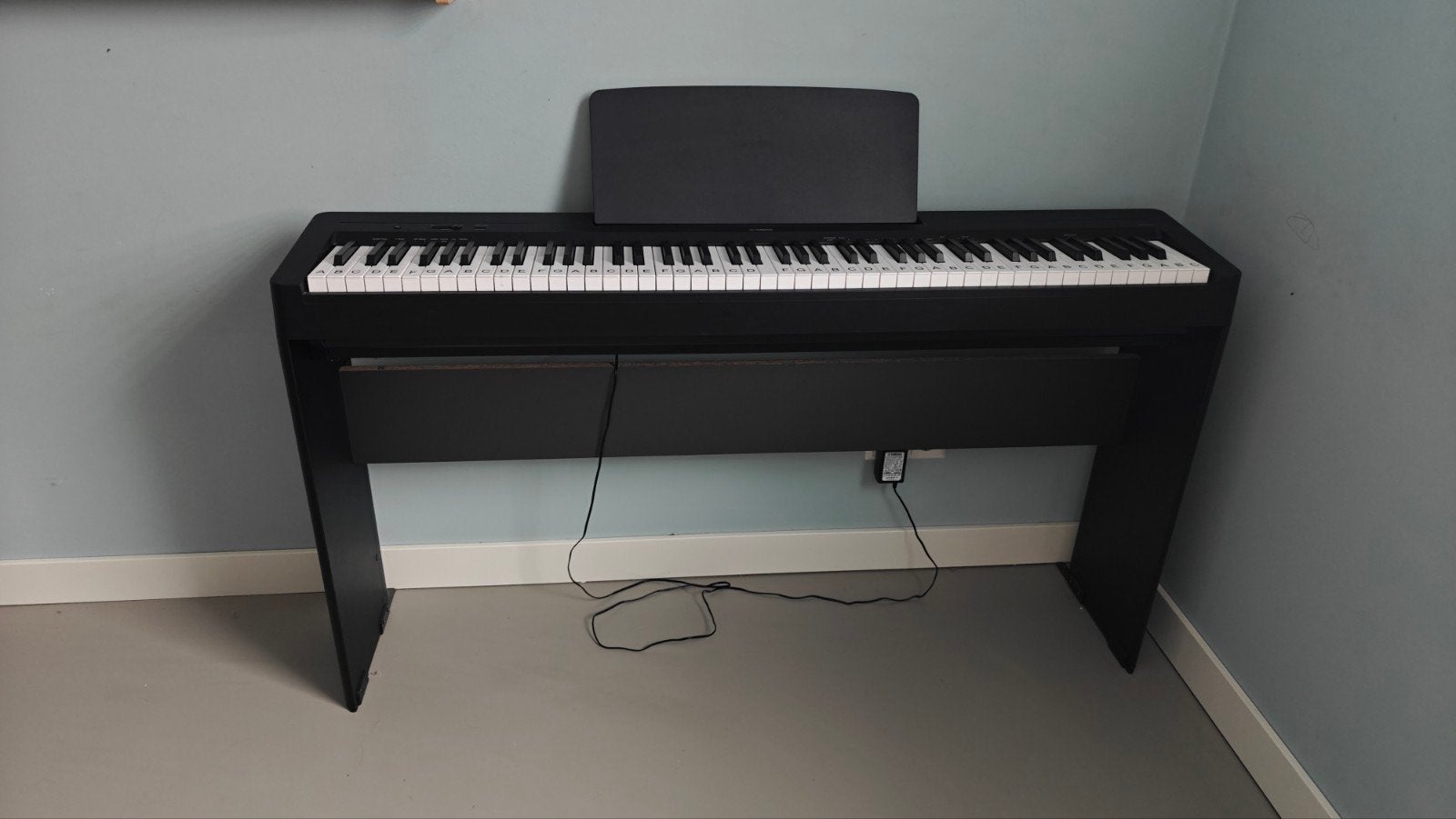 Yamaha p-145 stage piano, Muziek en Instrumenten, Piano's, Ophalen, Zo goed als nieuw, Zwart