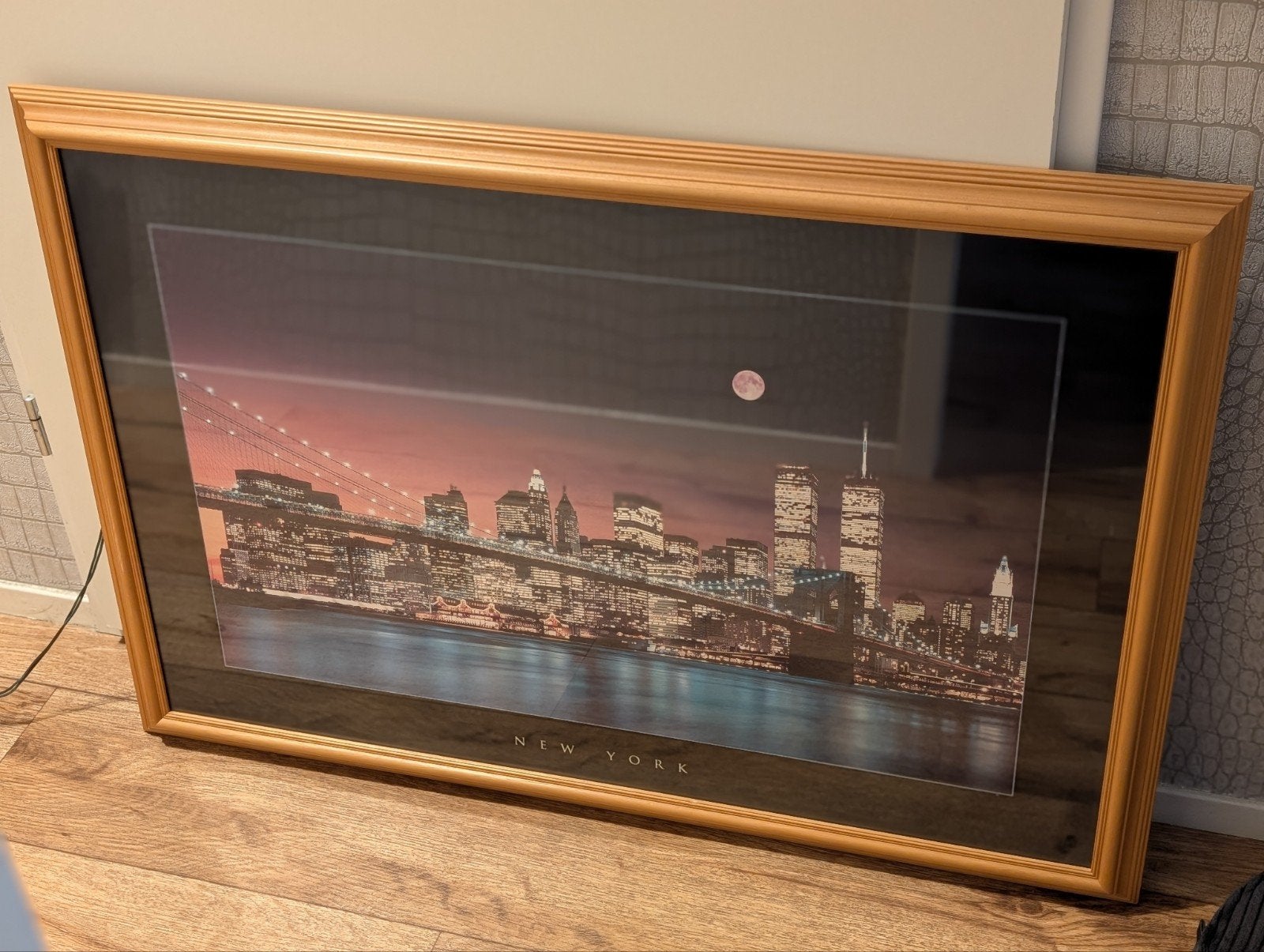 New York City Skyline Verlichte Poster met Houten Lijst, Ophalen, Gebruikt, 75 tot 100 cm, Foto of Poster