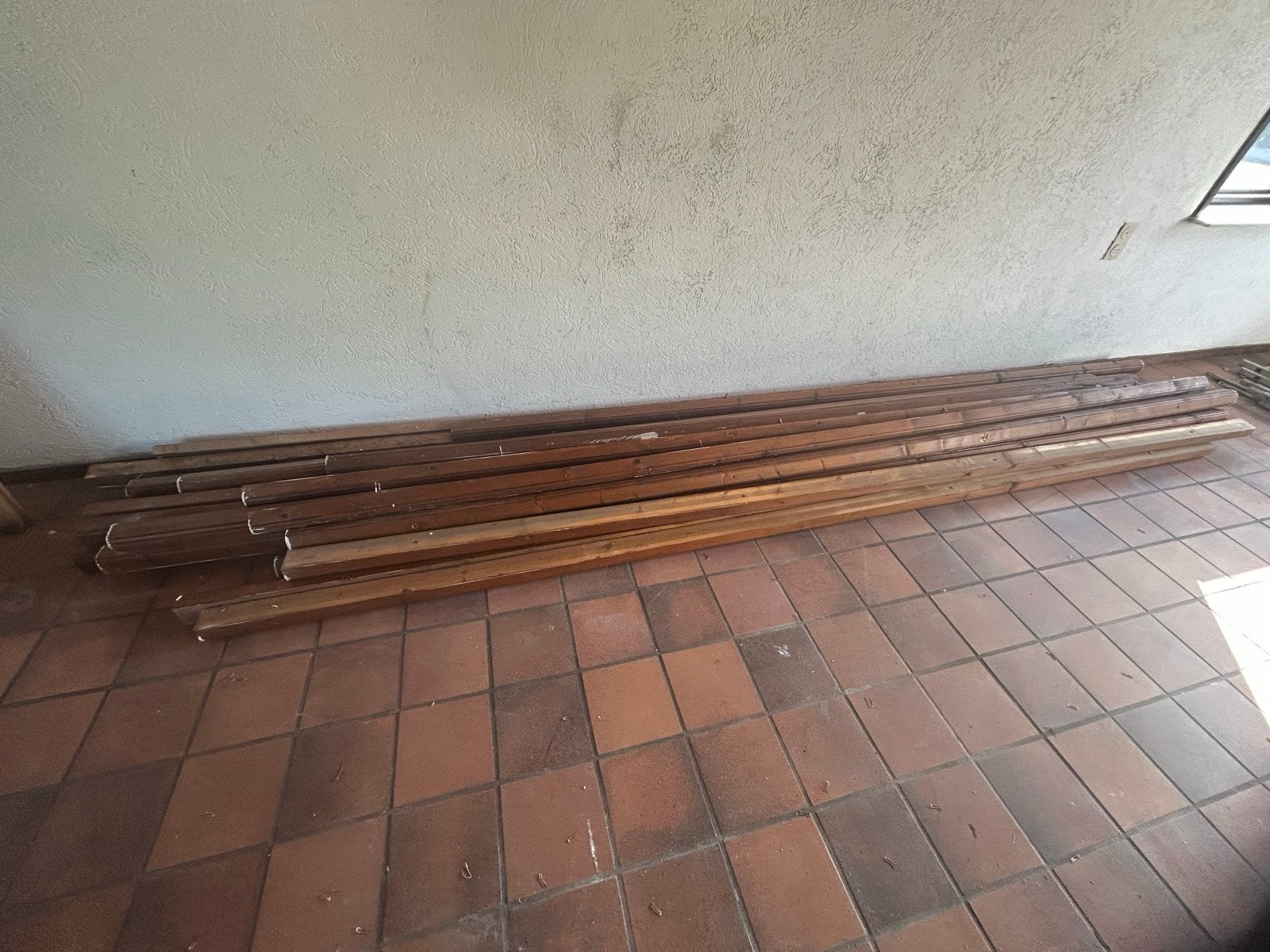 Gratis af te halen: 16 vuren houten balken, Ophalen, Gebruikt, Balk, Vuren