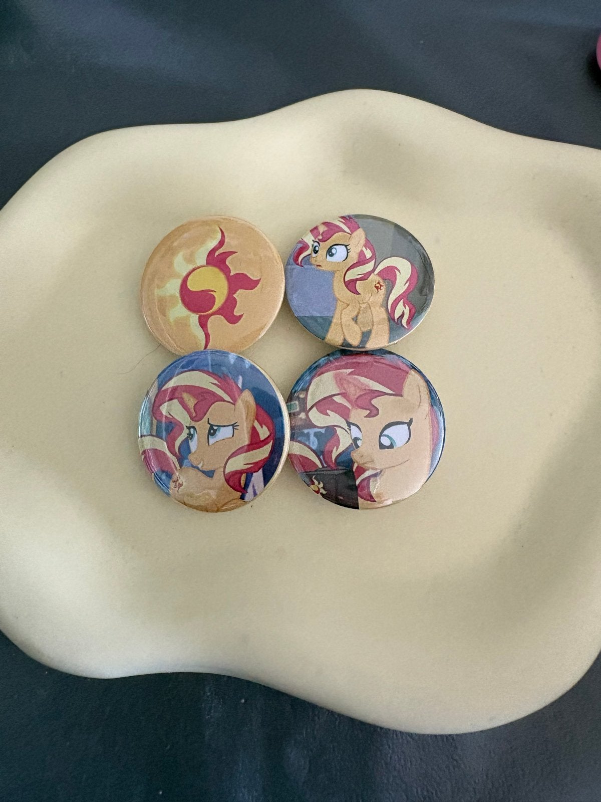 My Little Pony Sunset Shimmer Buttons/Pins Set, Verzamelen, Speldjes, Pins en Buttons, Verzenden, Nieuw, Figuurtje, Button