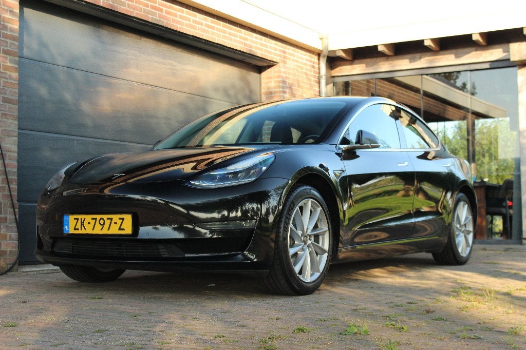 Tesla Model 3 Standard Range RWD Plus 2019 | LMV, Auto's, Tesla, Automaat, Achterwielaandrijving, Zwart, Origineel Nederlands