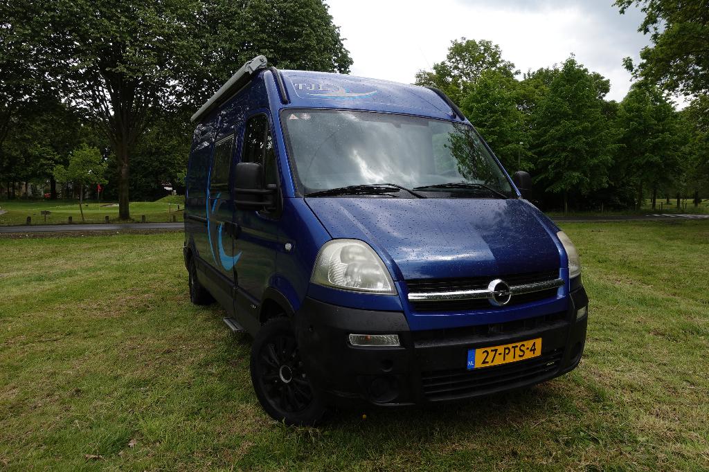 Stoere Opel buscamper, met voortent en APK 4 juli 2027!, Auto's, Voorwielaandrijving, Stof, 2000 kg, 2689 kg
