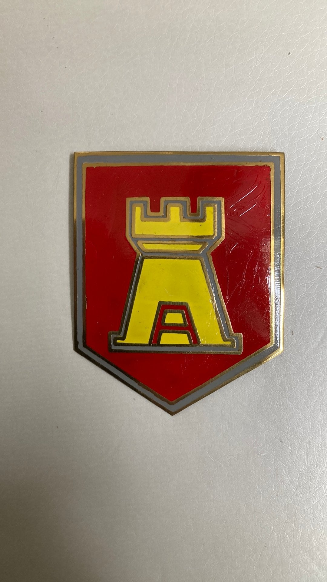 KNIL Stafkwartier A-Divisie, Ophalen of Verzenden, Landmacht, Nederland, Embleem of Badge