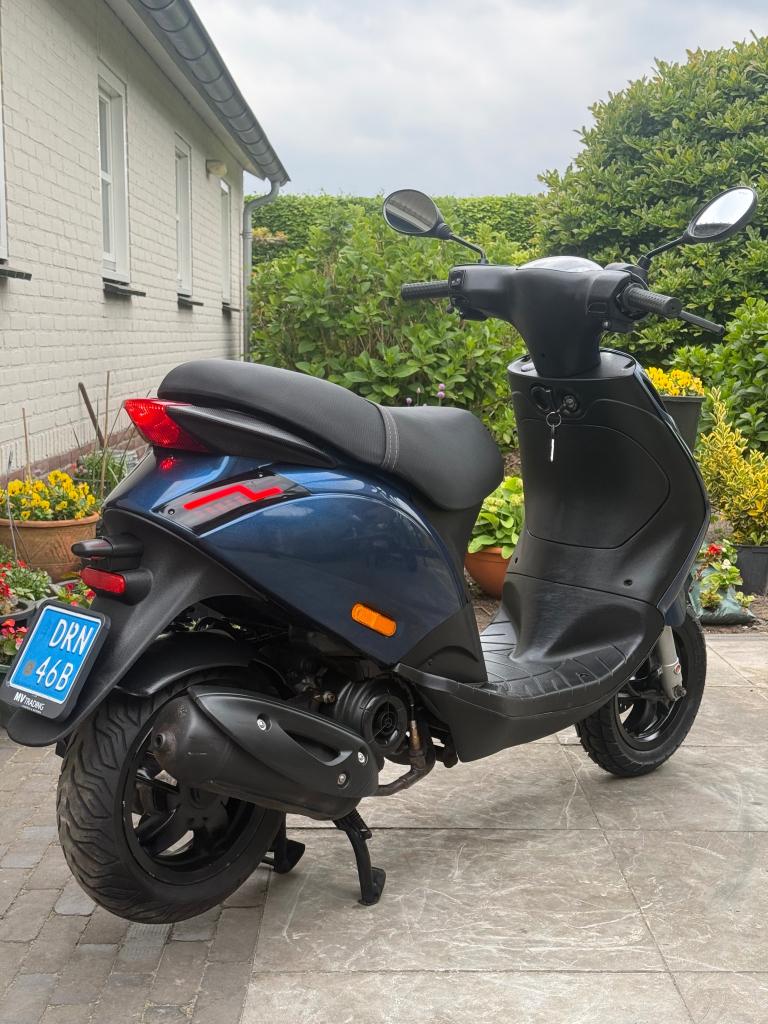 ⭐️Piaggio zip 50cc 4 takt full option SP-Line Blauw⭐️, Fietsen en Brommers, Scooters | Piaggio, Niet ingevuld, Niet ingevuld, Niet ingevuld