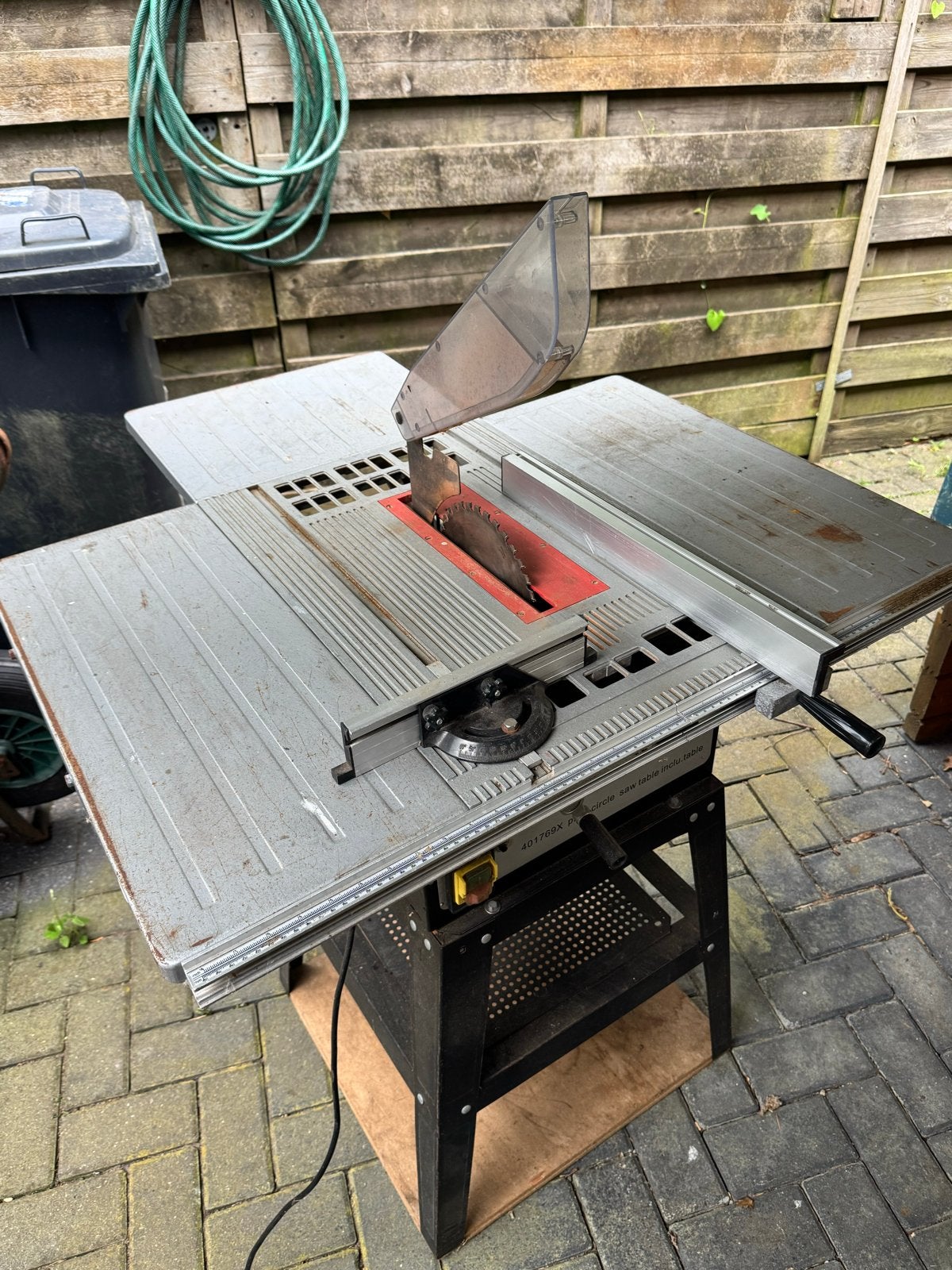 Robuuste zaagtafel met goed zaagblad - Rodeo 401769X, Ophalen, Gebruikt, Cirkelzaag, 70 mm of meer