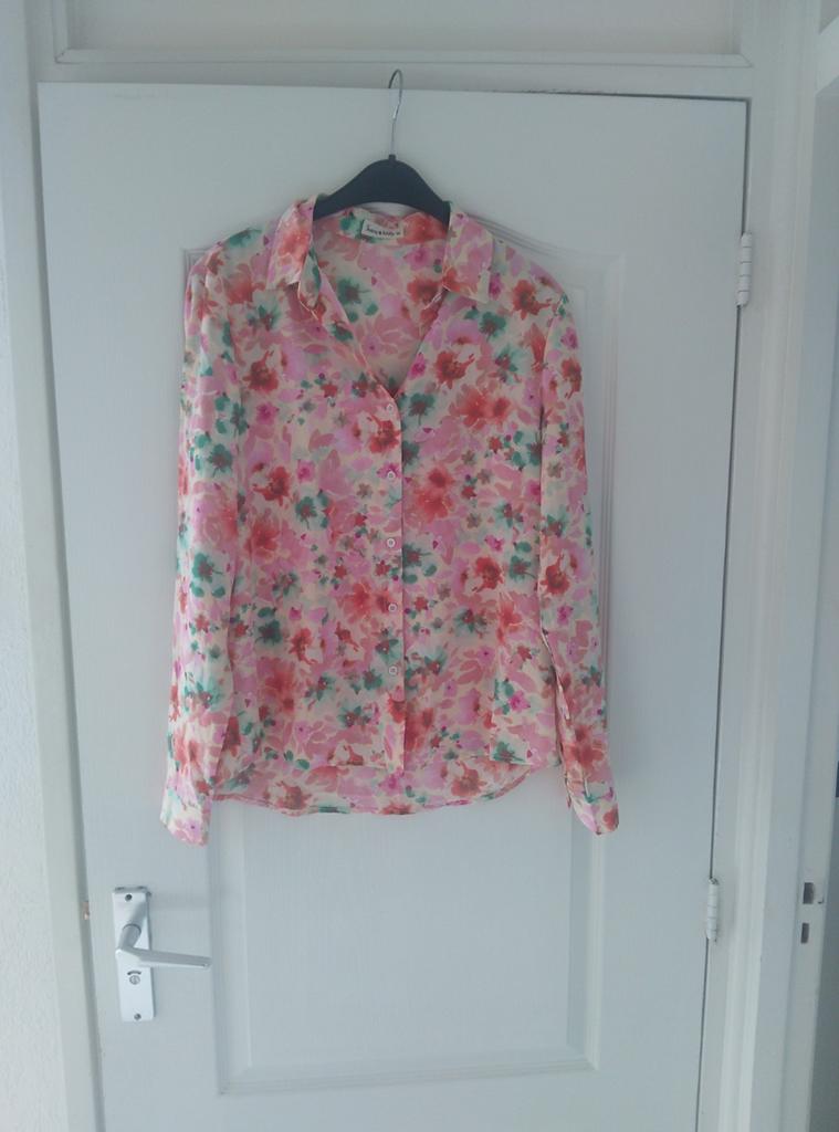 Fleurige blouse van suzy en milly mt m, Ophalen of Verzenden, Zo goed als nieuw