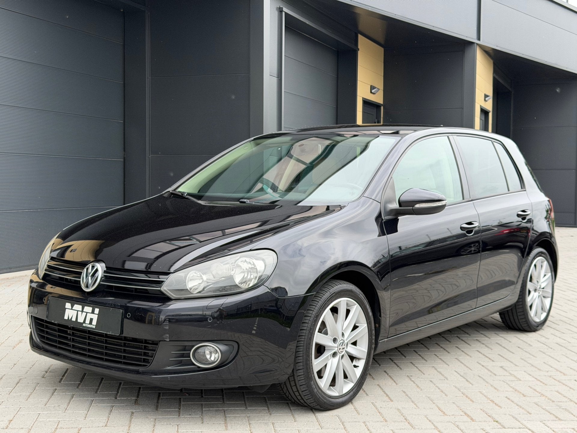 Volkswagen Golf 1.8 TSI Comfortline - 160PK - Climate - Crui, Voorwielaandrijving, Gebruikt, Beige, Zwart