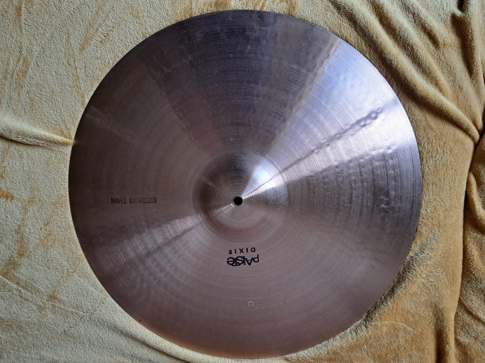 Als nieuw 20 inch paiste dixie Zwitserland vintage 70 bekken, Muziek en Instrumenten, Ophalen of Verzenden, Zo goed als nieuw