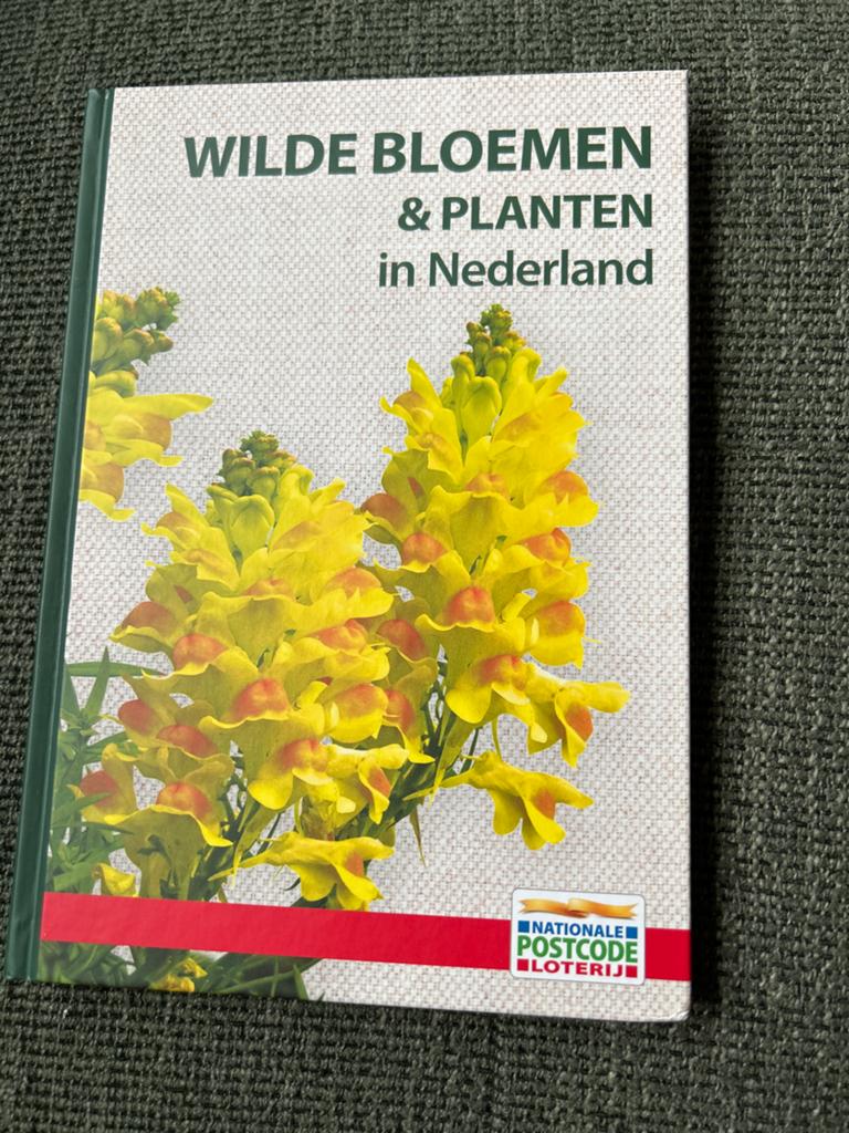 Wilde Bloemen & Planten in Nederland - Nationale Postcode Lo, Ophalen of Verzenden, Zo goed als nieuw, Bloemen, Planten en Bomen