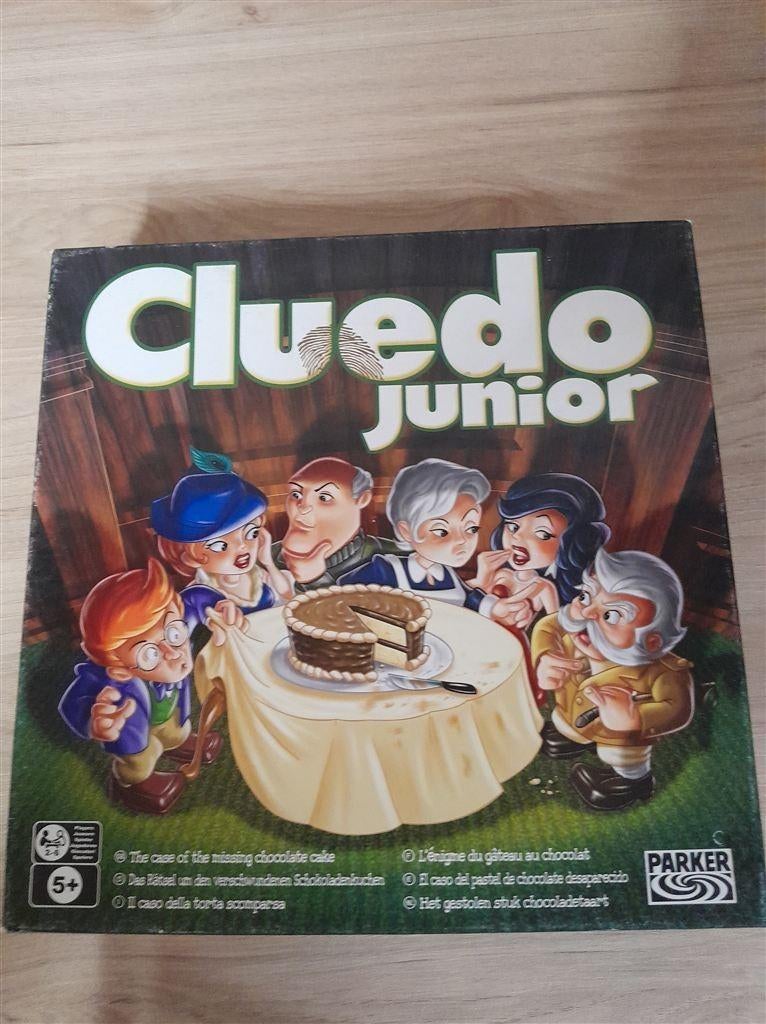 Cluedo junior - het gestolen stuk chocoladetaart - s1473, Hobby en Vrije tijd, Gezelschapsspellen | Bordspellen, Verzenden, Zo goed als nieuw