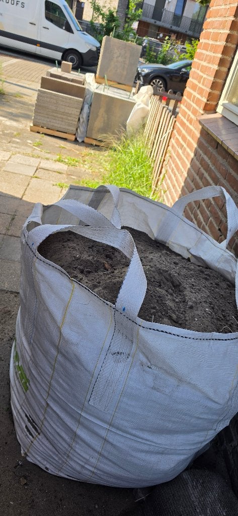 Zwart zand, Tuin en Terras, Zand, Ophalen of Verzenden, Zo goed als nieuw, Overige typen