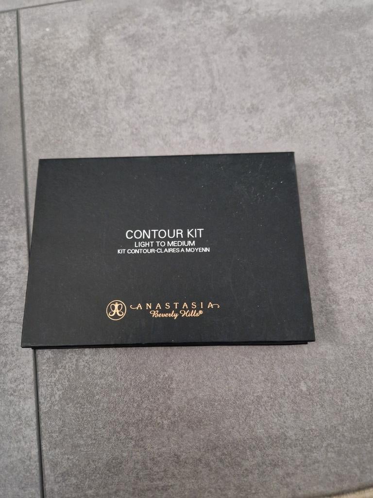 Anastatia contour kit, Ophalen, Zwart, Handen en Nagels